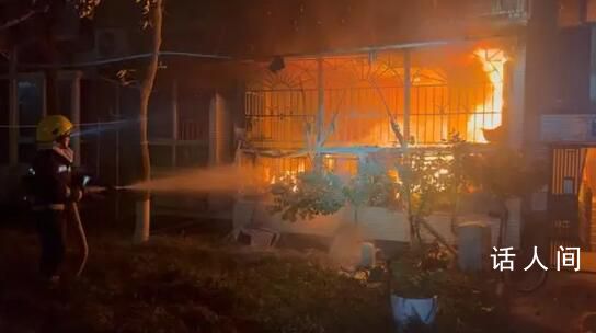 男子没要到3000元生活费纵火烧家 现场有明火烟雾较大