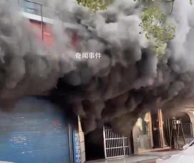 新余火灾现场距学校仅一墙之隔 事故已造成39人死亡9人受伤
