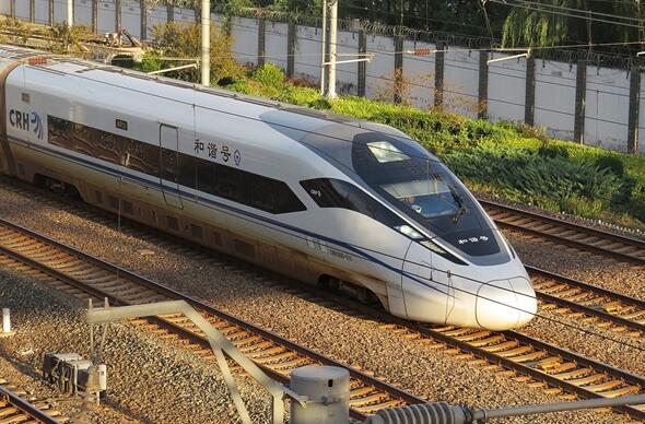 男子高铁吸烟狂言:不差钱随便罚