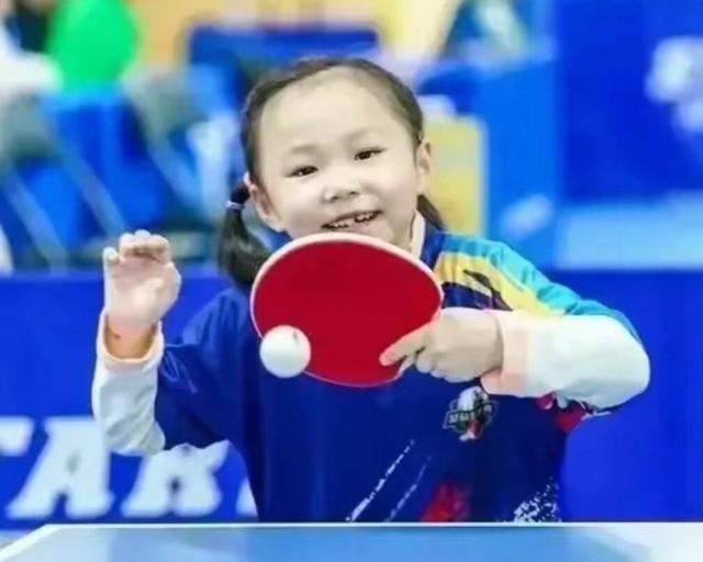 3-0横扫王楠女儿！国乒又一8岁天才横空出世 小魔王邓亚萍接班人