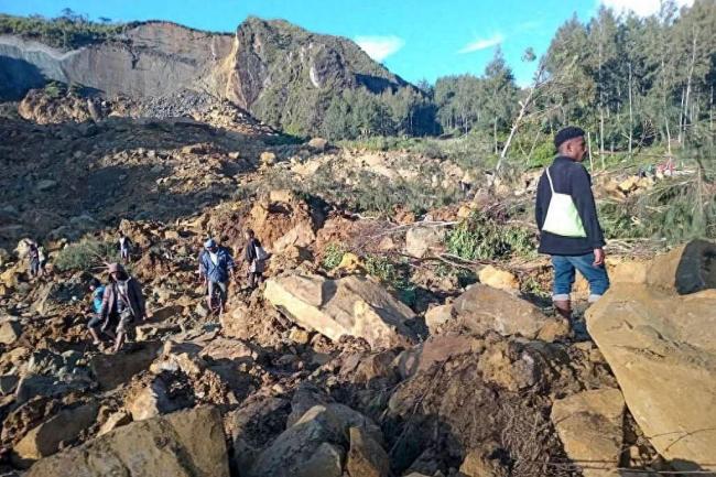 巴新山体滑坡遇难超2000人 救援行动紧迫展开