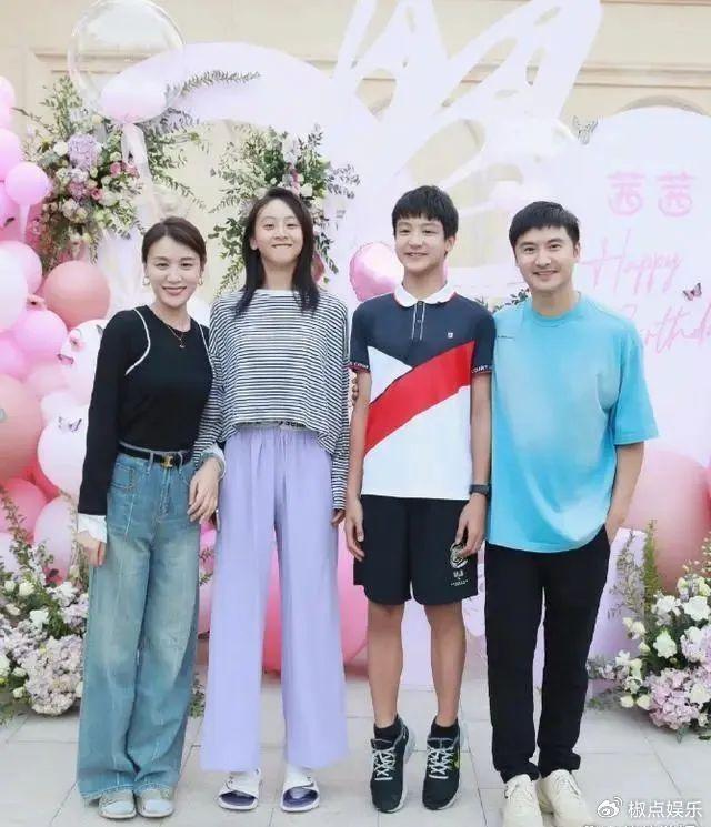 网友英国偶遇田亮一家 温馨游学惹人羡