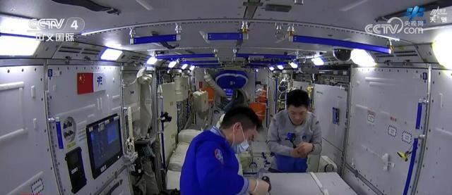 神十八乘组&ldquo;太空出差&rdquo;周记上新 科研进展顺利