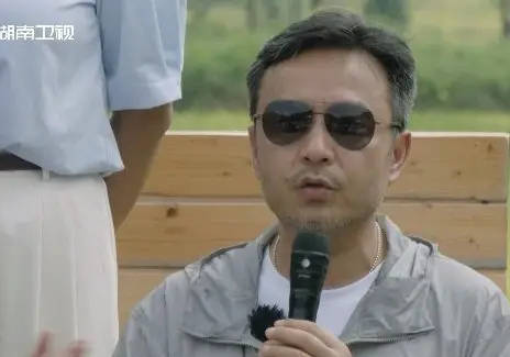 汪涵怎么突然老了这么多？50岁汪涵近照曝光 头发白了好多