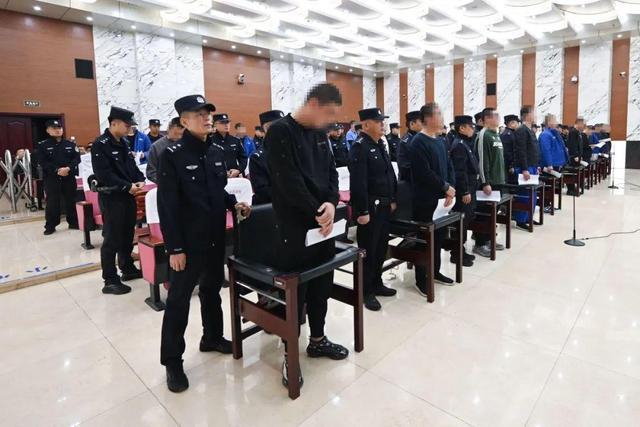 呼和浩特27人聚众斗殴案开庭审理 法网恢恢,疏而不漏